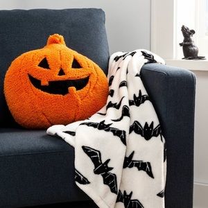 TARGET HYDE & EEK PUMPKIN SHERPA THROW PILLOW